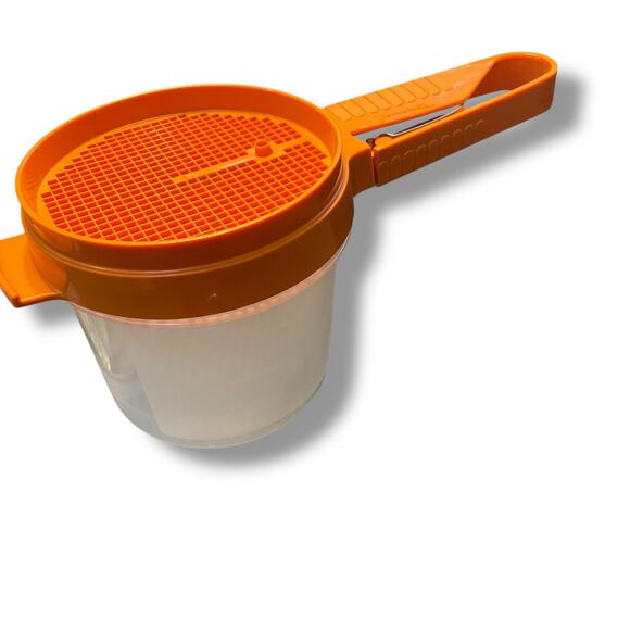 Vintage Tupperware Flour Sifter 1689 with Container 1493 & Lid 215 Orange - Picture 13 of 13